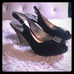 Anne Klein iflex black leather peep toe 9